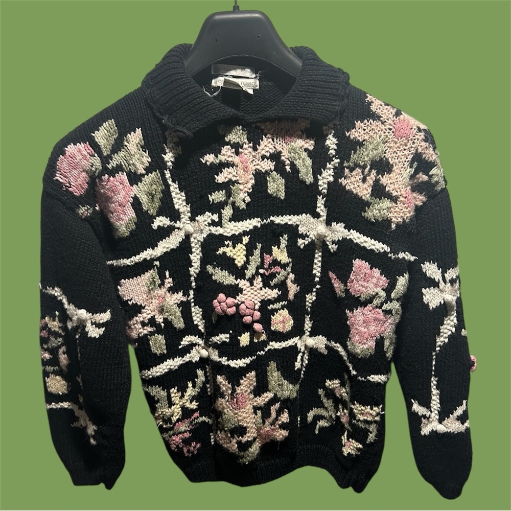 Vintage 3D Hand-Knit Collared Sweater / Sweater Polo - Pink/Black Spring Florals